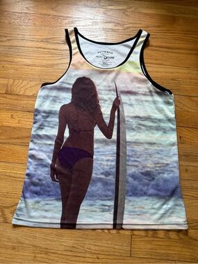 Pacific Surf Women's Silhouette Print Tank Top - Multicolor